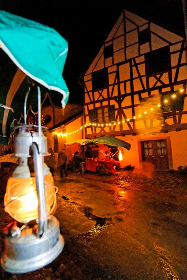 Marché de Noël dans le plus petit village médiéval d