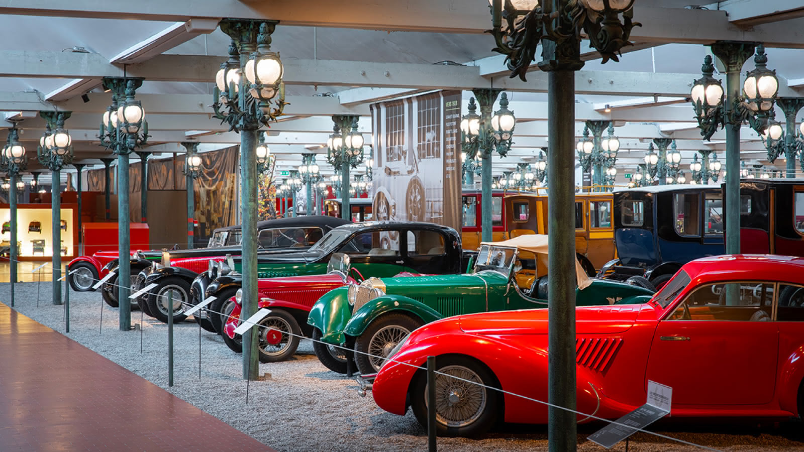 Le grand musée de la voiture miniature • Château de La Vigne